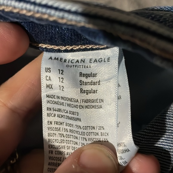 American Eagle Strigid distressed jeans 12 regular - Picture 8 of 8